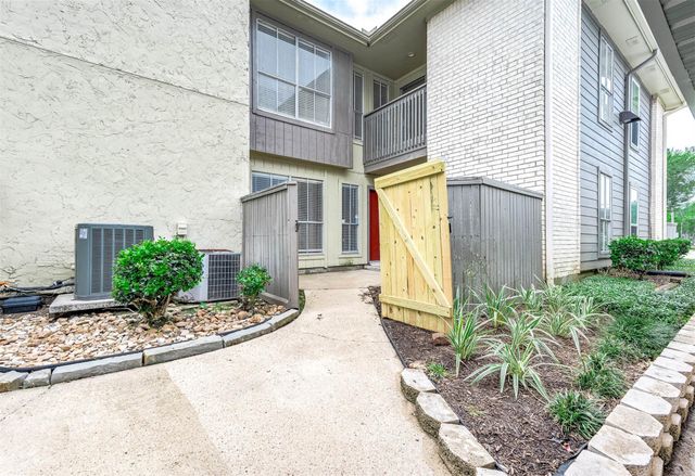 1900 Bay Area Boulevard 144, Houston, TX 77058
