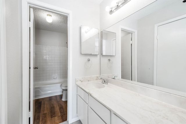 1900 Bay Area Boulevard 144, Houston, TX 77058