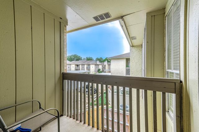 1900 Bay Area Boulevard 144, Houston, TX 77058