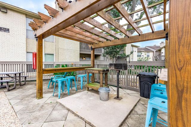 1900 Bay Area Boulevard 144, Houston, TX 77058