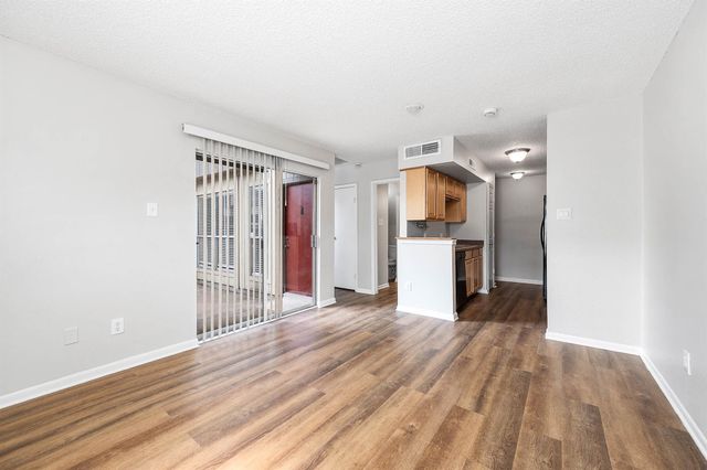 1900 Bay Area Boulevard 144, Houston, TX 77058