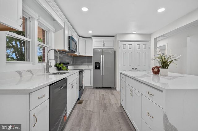 11810 FREEMANS RD, Remington, VA 22734