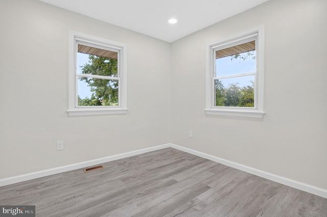 11810 FREEMANS RD, Remington, VA 22734