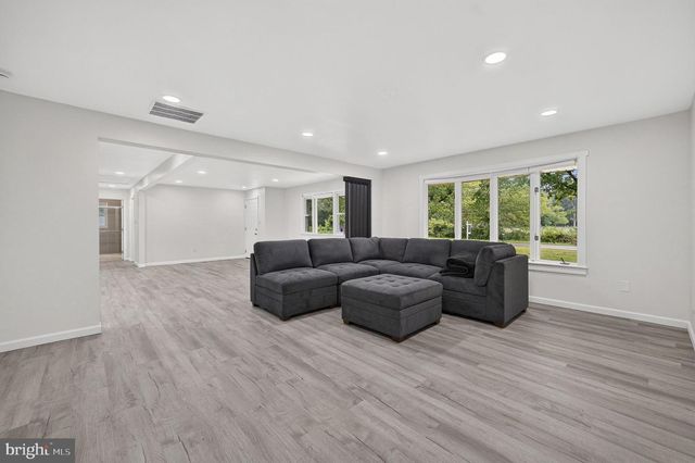 11810 FREEMANS RD, Remington, VA 22734