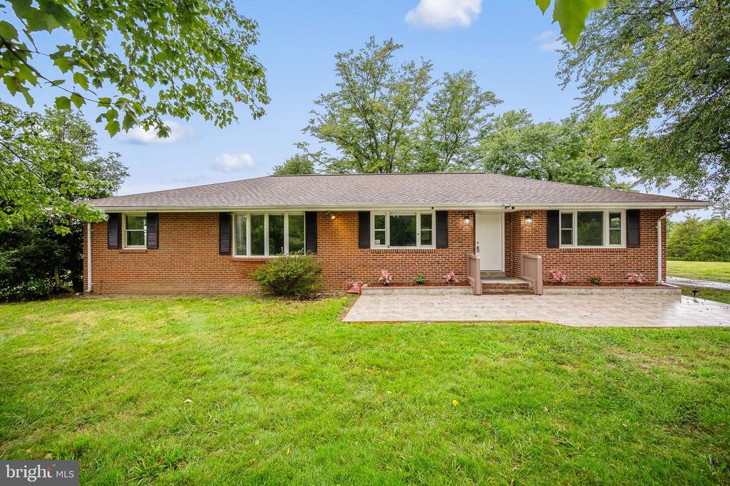 11810 FREEMANS RD, Remington, VA 22734