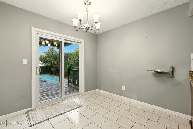 10906 Pineview Ct, Louisville, KY 40299