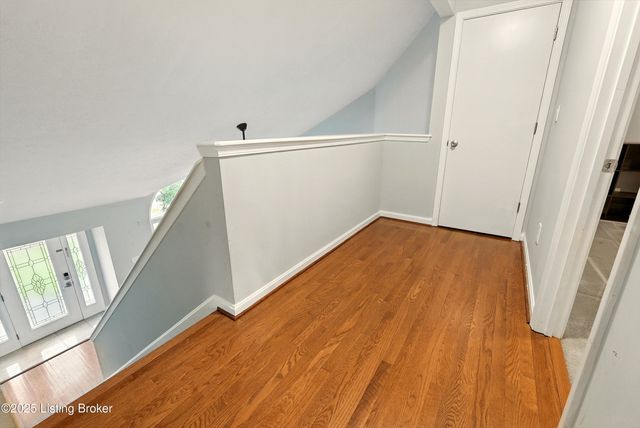 10906 Pineview Ct, Louisville, KY 40299