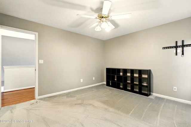 10906 Pineview Ct, Louisville, KY 40299