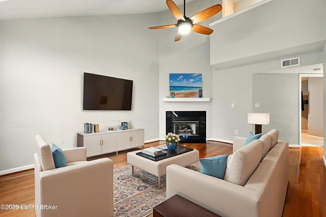 10906 Pineview Ct, Louisville, KY 40299