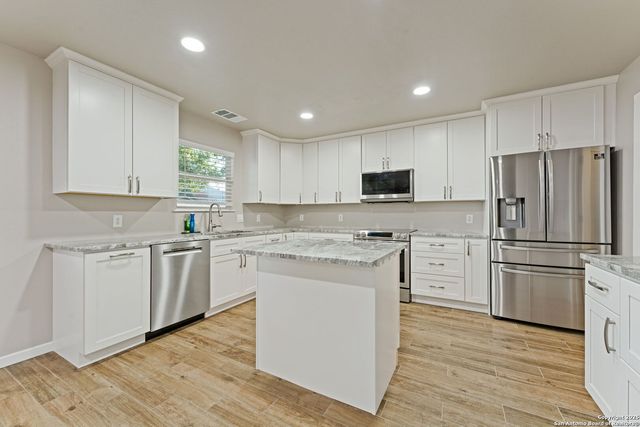 8050 Rosespur, Selma, TX 78154