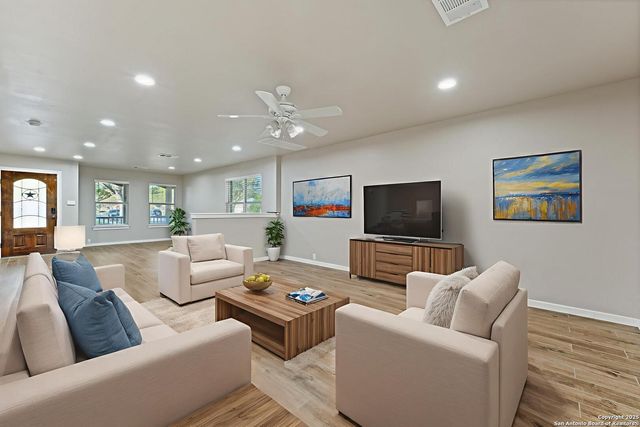 8050 Rosespur, Selma, TX 78154