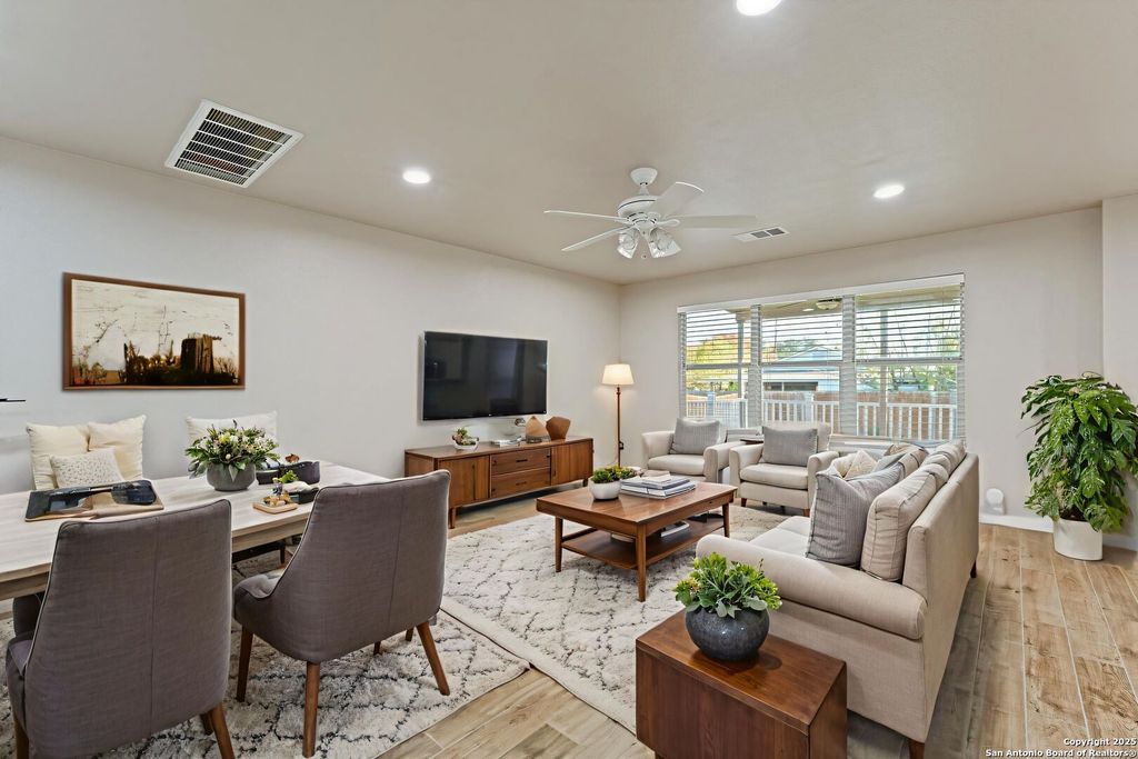 8050 Rosespur, Selma, TX 78154