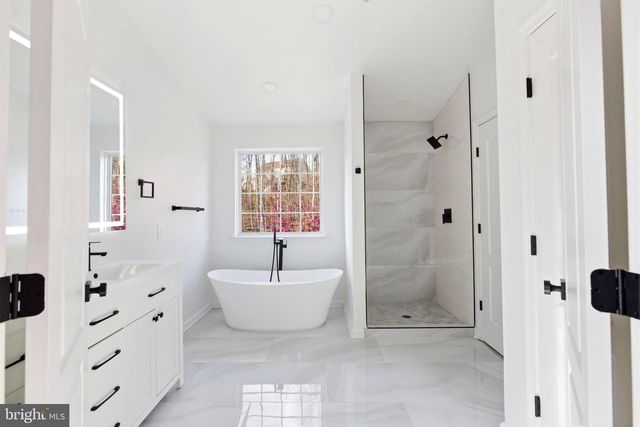 2002 THISTLEWOOD DR, Fort Washington, MD 20744