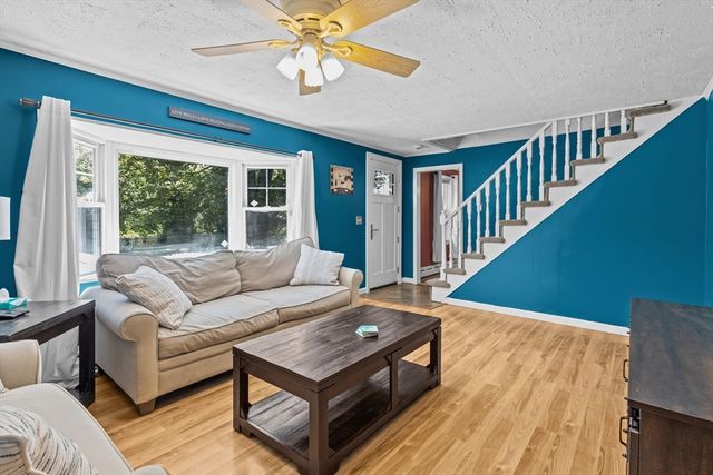 812 Plymouth St, Middleboro, MA 02346