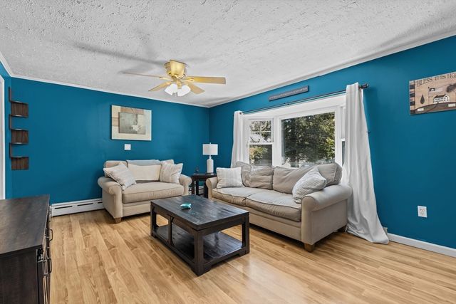812 Plymouth St, Middleboro, MA 02346