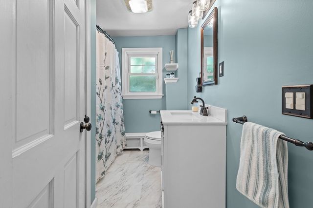 812 Plymouth St, Middleboro, MA 02346