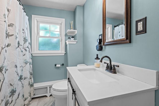 812 Plymouth St, Middleboro, MA 02346