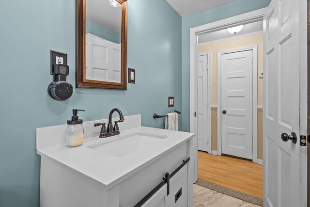 812 Plymouth St, Middleboro, MA 02346