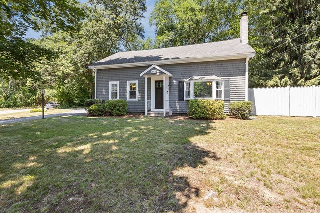 812 Plymouth St, Middleboro, MA 02346