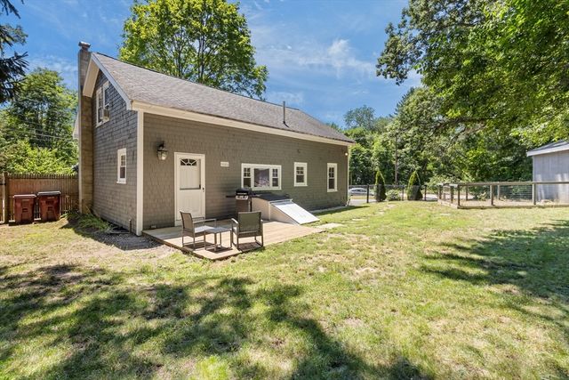 812 Plymouth St, Middleboro, MA 02346