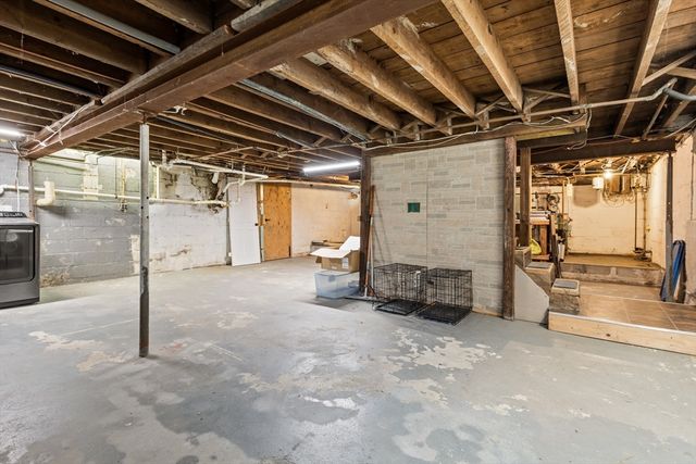812 Plymouth St, Middleboro, MA 02346