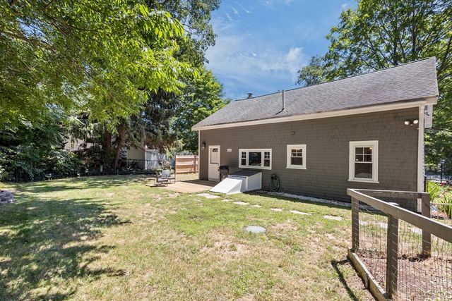 812 Plymouth St, Middleboro, MA 02346