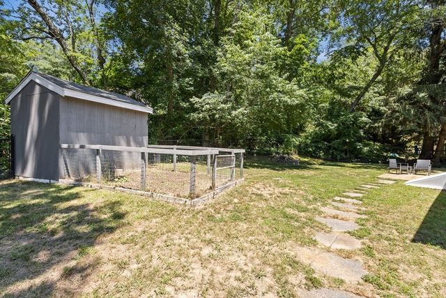 812 Plymouth St, Middleboro, MA 02346
