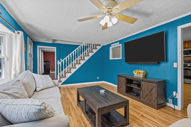 812 Plymouth St, Middleboro, MA 02346