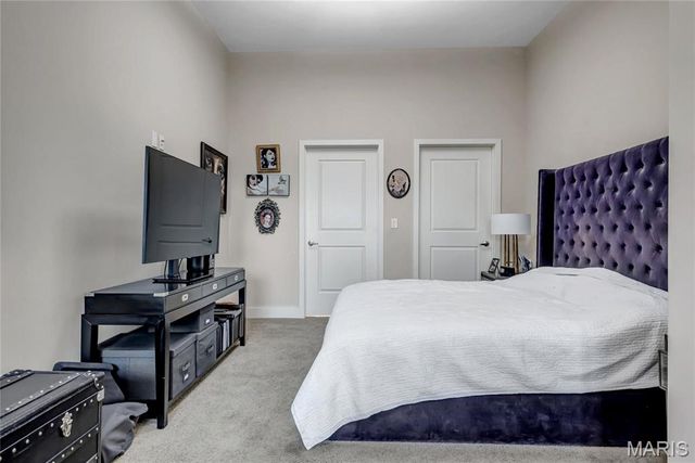 8025 Maryland Ave 3D, Clayton, MO 63105