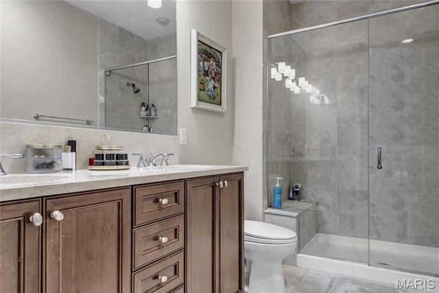 8025 Maryland Ave 3D, Clayton, MO 63105