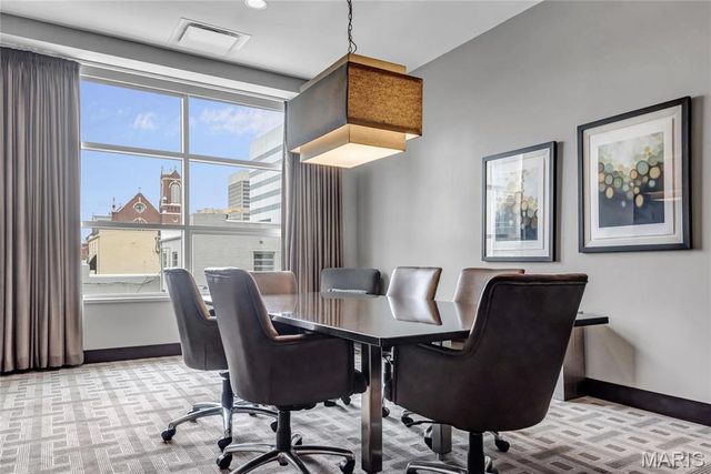 8025 Maryland Ave 3D, Clayton, MO 63105