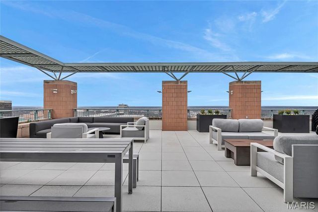 8025 Maryland Ave 3D, Clayton, MO 63105