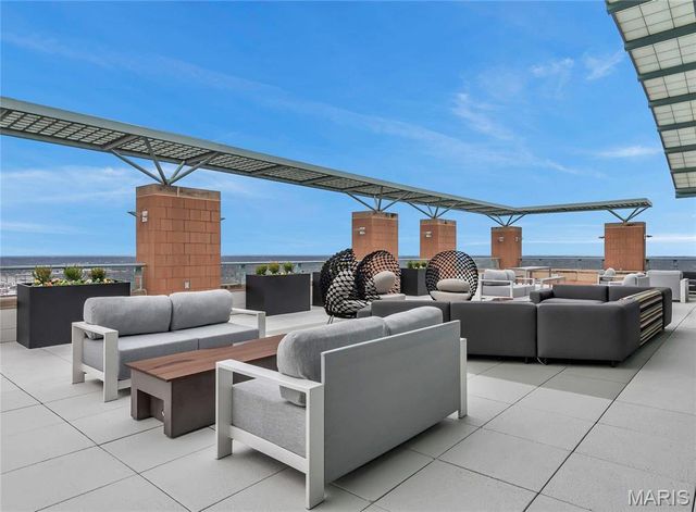 8025 Maryland Ave 3D, Clayton, MO 63105