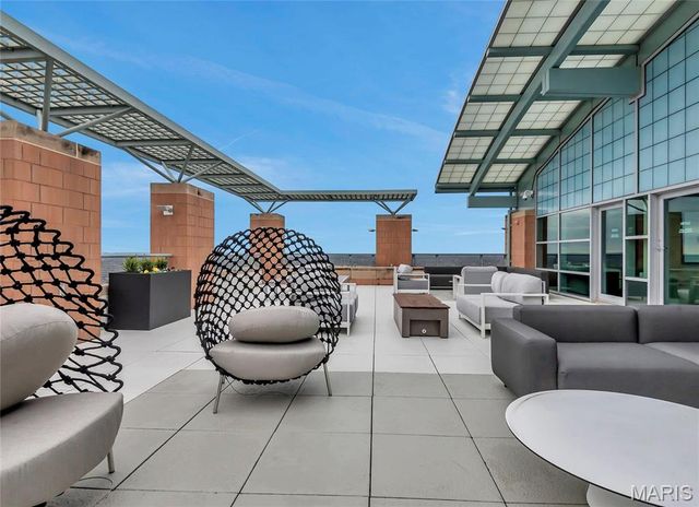 8025 Maryland Ave 3D, Clayton, MO 63105