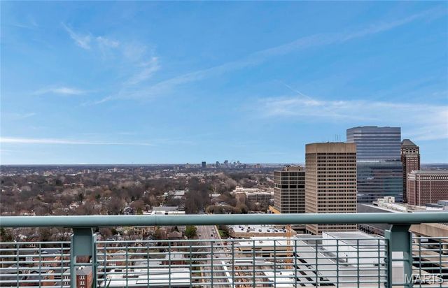 8025 Maryland Ave 3D, Clayton, MO 63105