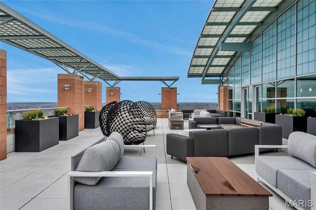 8025 Maryland Ave 3D, Clayton, MO 63105