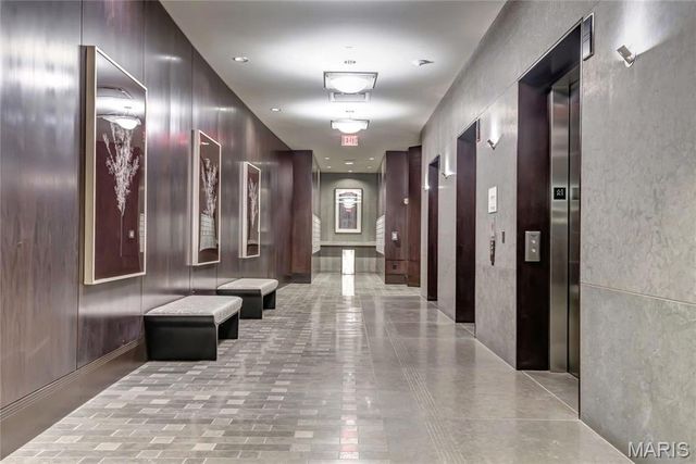 8025 Maryland Ave 3D, Clayton, MO 63105