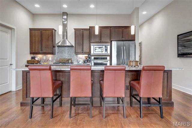 8025 Maryland Ave 3D, Clayton, MO 63105