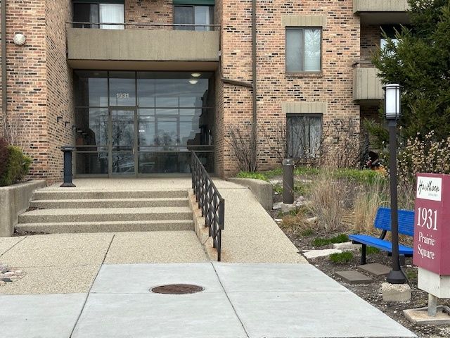 1931 PRAIRIE Square 226, Schaumburg, IL 60173