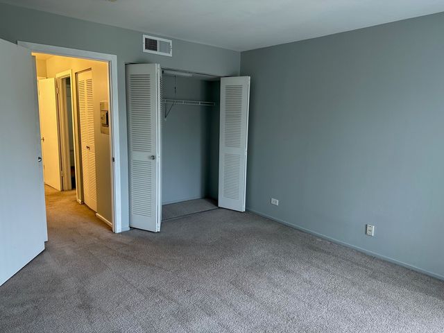 1931 PRAIRIE Square 226, Schaumburg, IL 60173