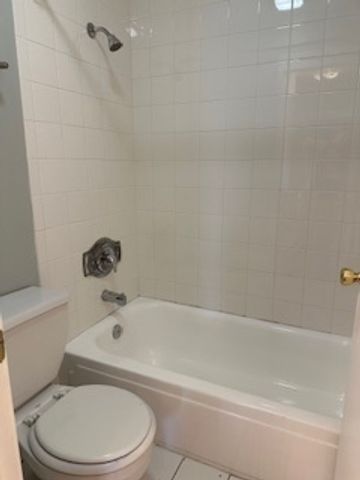 1931 PRAIRIE Square 226, Schaumburg, IL 60173