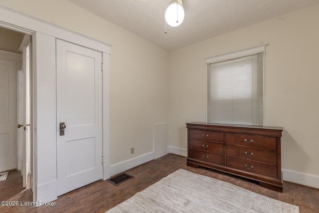 2905 S 4th St, Louisville, KY 40208