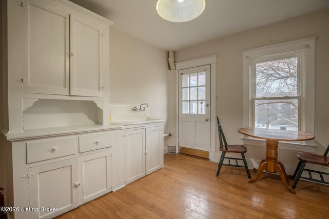 2905 S 4th St, Louisville, KY 40208