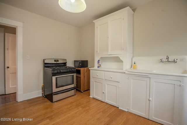 2905 S 4th St, Louisville, KY 40208