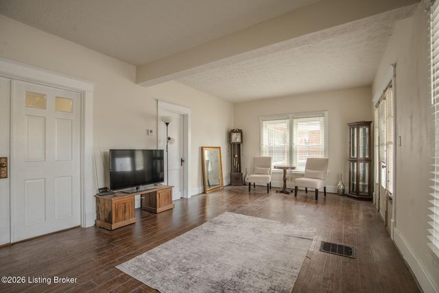 2905 S 4th St, Louisville, KY 40208