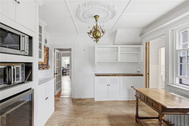 1331 New London Avenue, Cranston, RI 02920