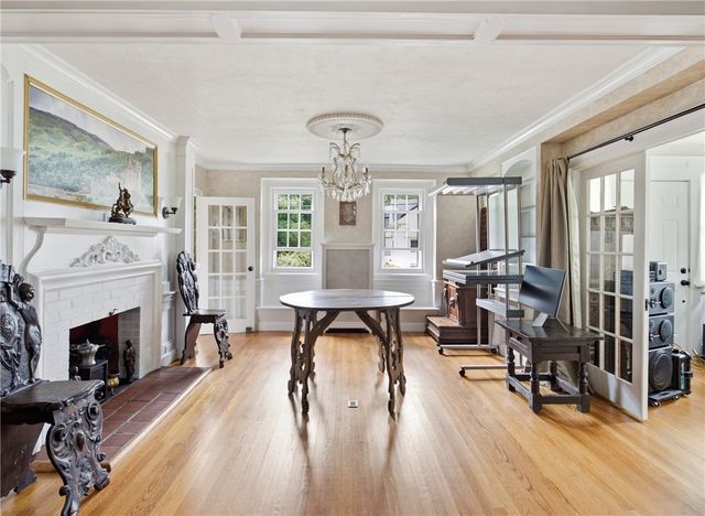 1331 New London Avenue, Cranston, RI 02920