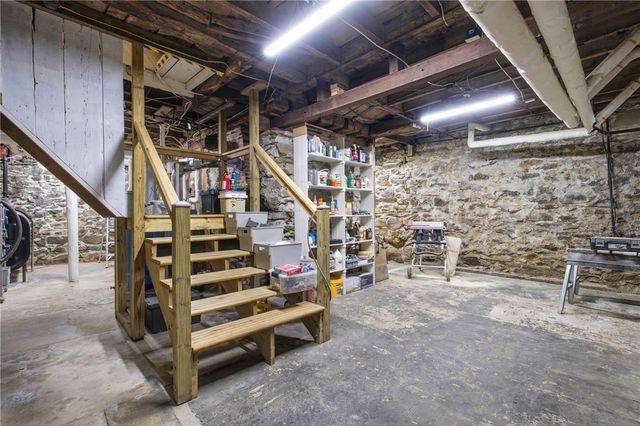 1331 New London Avenue, Cranston, RI 02920