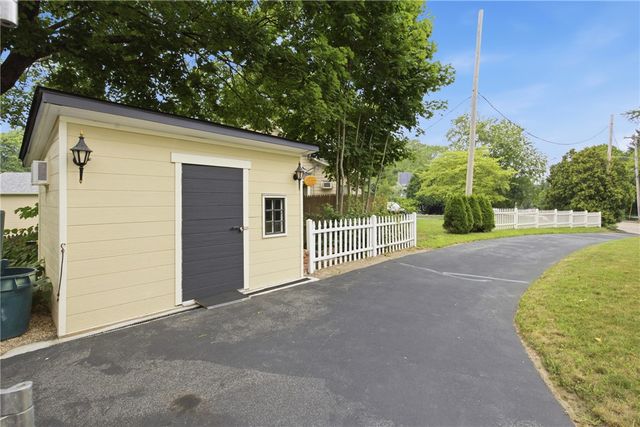 1331 New London Avenue, Cranston, RI 02920
