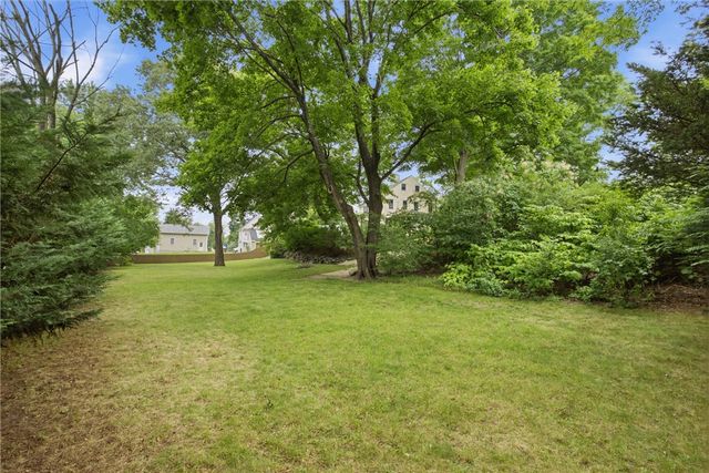 1331 New London Avenue, Cranston, RI 02920